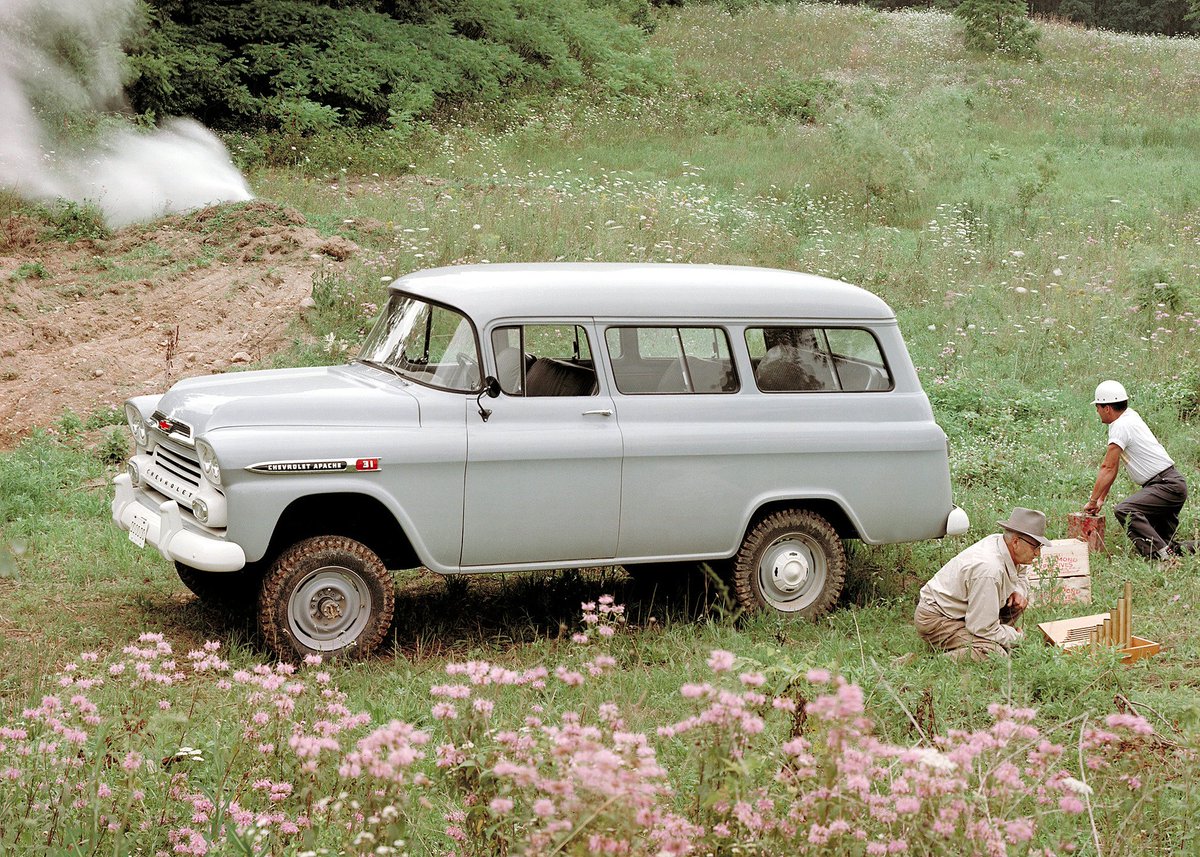 GM's tweet photo. On the job or on the road, the 1959 @Chevrolet Suburban Carryall took care of business. #tbt https://t.co/Nfx8nmc7hy