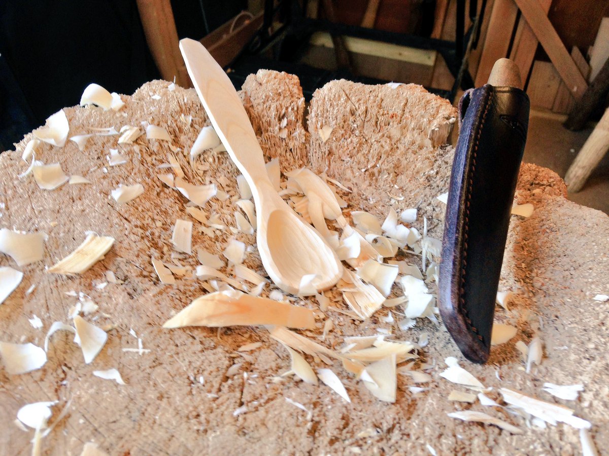 OllieDouglas's tweet photo. Just been to visit and watch #AmazingMaker @MartinDamen1 carving spoons @MERLReading @heritage_crafts https://t.co/UyOIBKpJ18