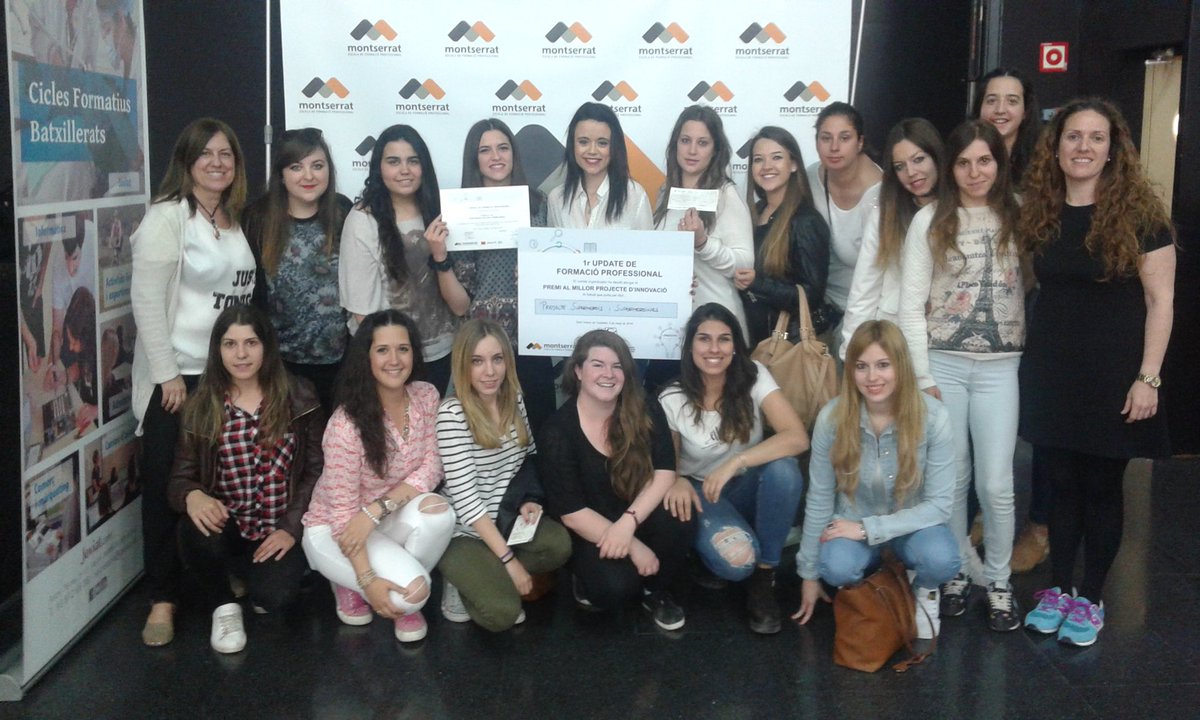 dolorsUtrera's tweet photo. #updatefp16 Premi al Projecte Superherois isuperheroïnes de l'Escola Montserrat de SVC.Felicitats! https://t.co/PXpCM67MhY