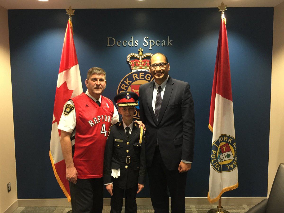 YRDSB's tweet photo. Congrats to Alessandra of #NobletonPS...@YRP Chief-for-a-Day! π· with Chief Jolliffe & #YRDSB Director Parappally. https://t.co/wx1vvJ8soz
