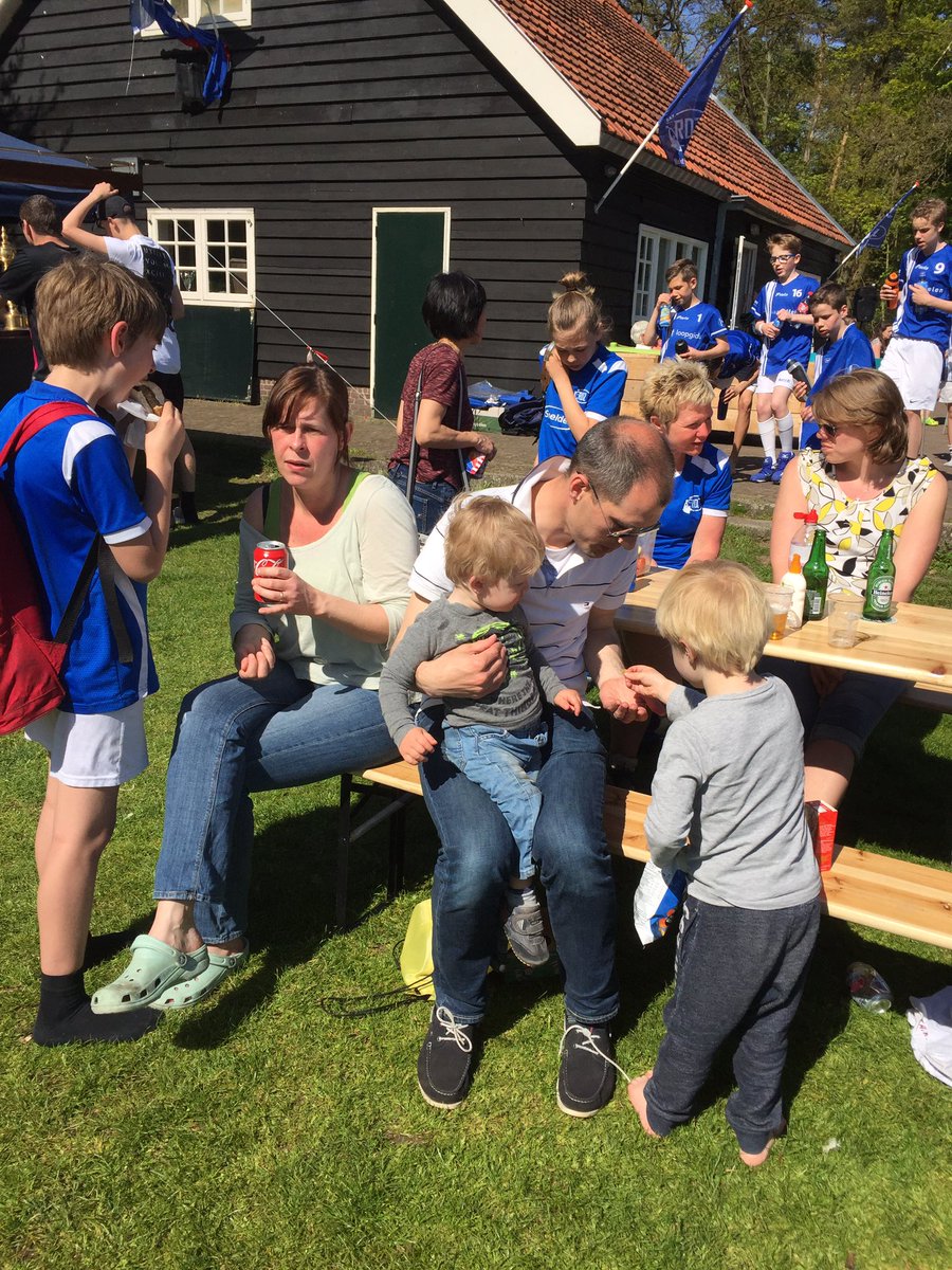 Wethouder @s_jansen81 bezoekt Hemelvaarttoernooi Korfbal RDZ