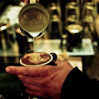 GQMexico's tweet photo. Siempre es buen momento para tomar café. Recomendamos https://t.co/FZVdDp0kmx @almanegracafe @CasaCardinal https://t.co/yAr1QrWjmp