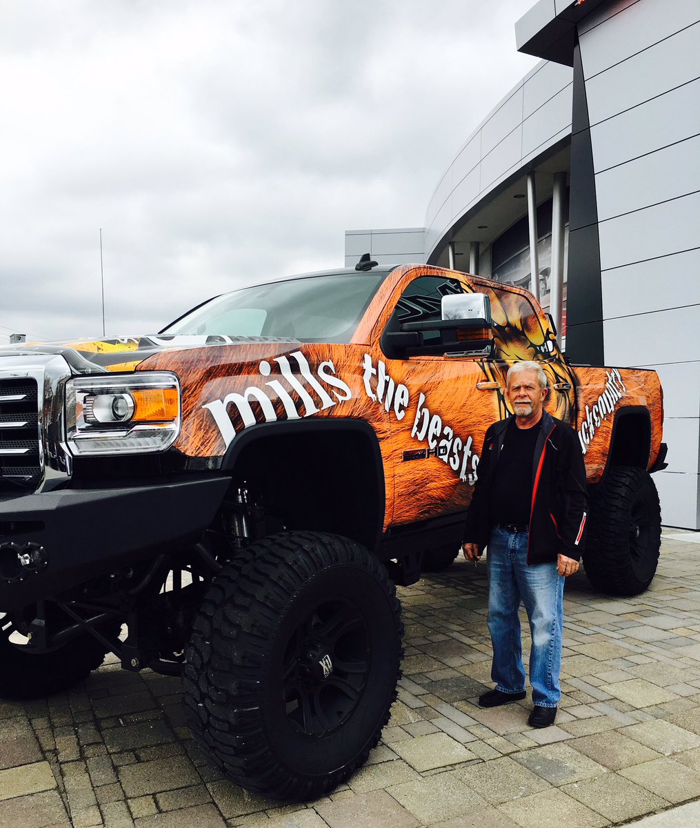 millsmotors's tweet image. Welcome to Truck Country. #Pride #Precision #GMC @GMCCanada