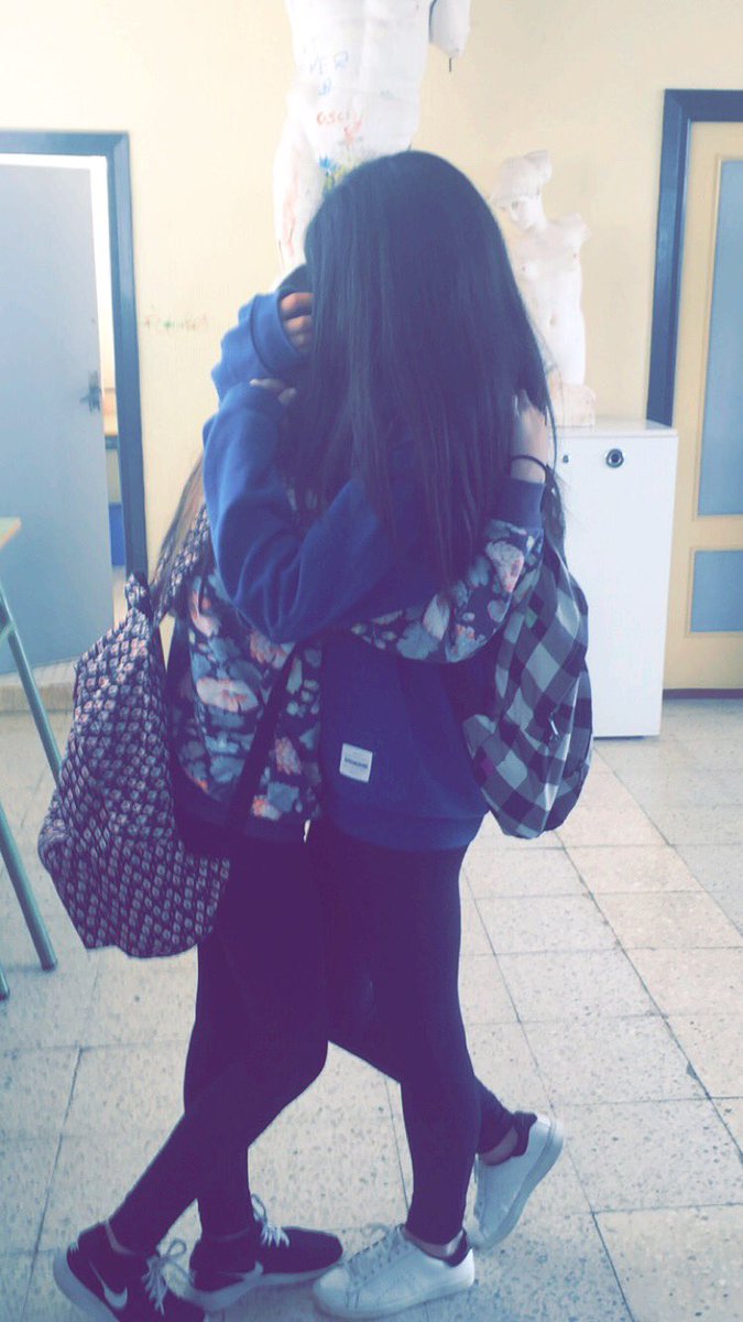 Soniabarrall's tweet photo. Como una hermana pequeña ya sabes 😜 gracias por cuidarme todos los días de todas las semanas 👉🏽💜 (te quiero!!!!) https://t.co/QbZ20WHXry