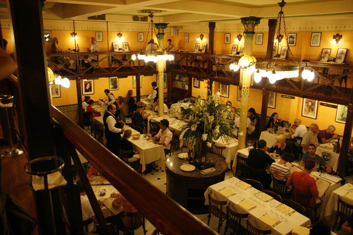 maisonchateaux's tweet photo. 4 Cats Barcellona: https://t.co/4bRlsuXpqT https://t.co/Lae30zGI0X