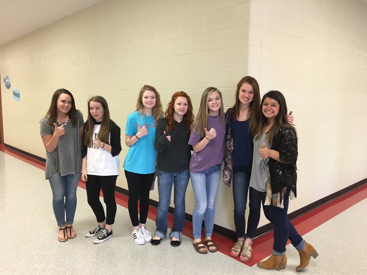 cabotsd's tweet photo. .@CabotFA What a great day at CFA!!! CJHS 8th graders came to visit to get ready for next year! #cfarocks https://t.co/KMoh3KIzJi
