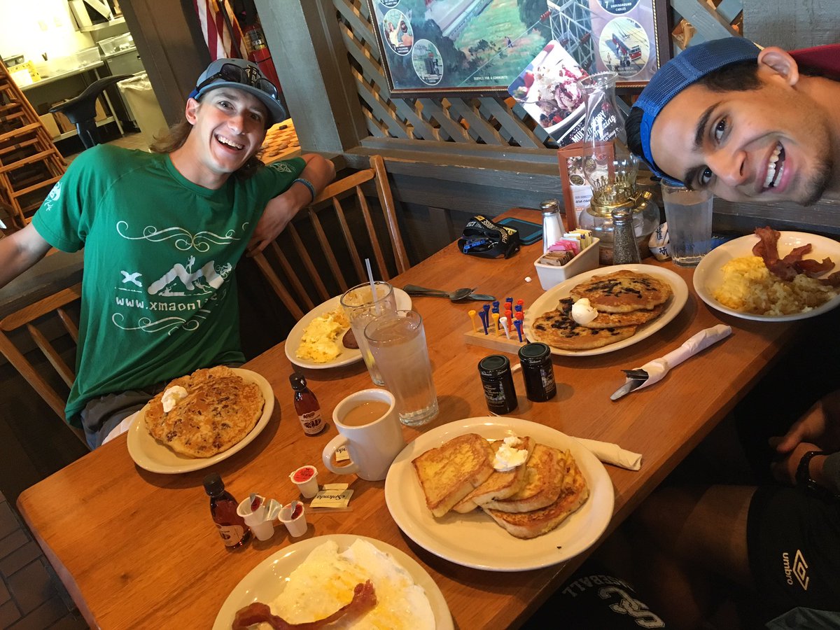 reed_glover's tweet photo. Grubbing up with my guys this morning, we're just a tad hungry.. #CMON @FullCount925 https://t.co/Y3eAh9AgNR