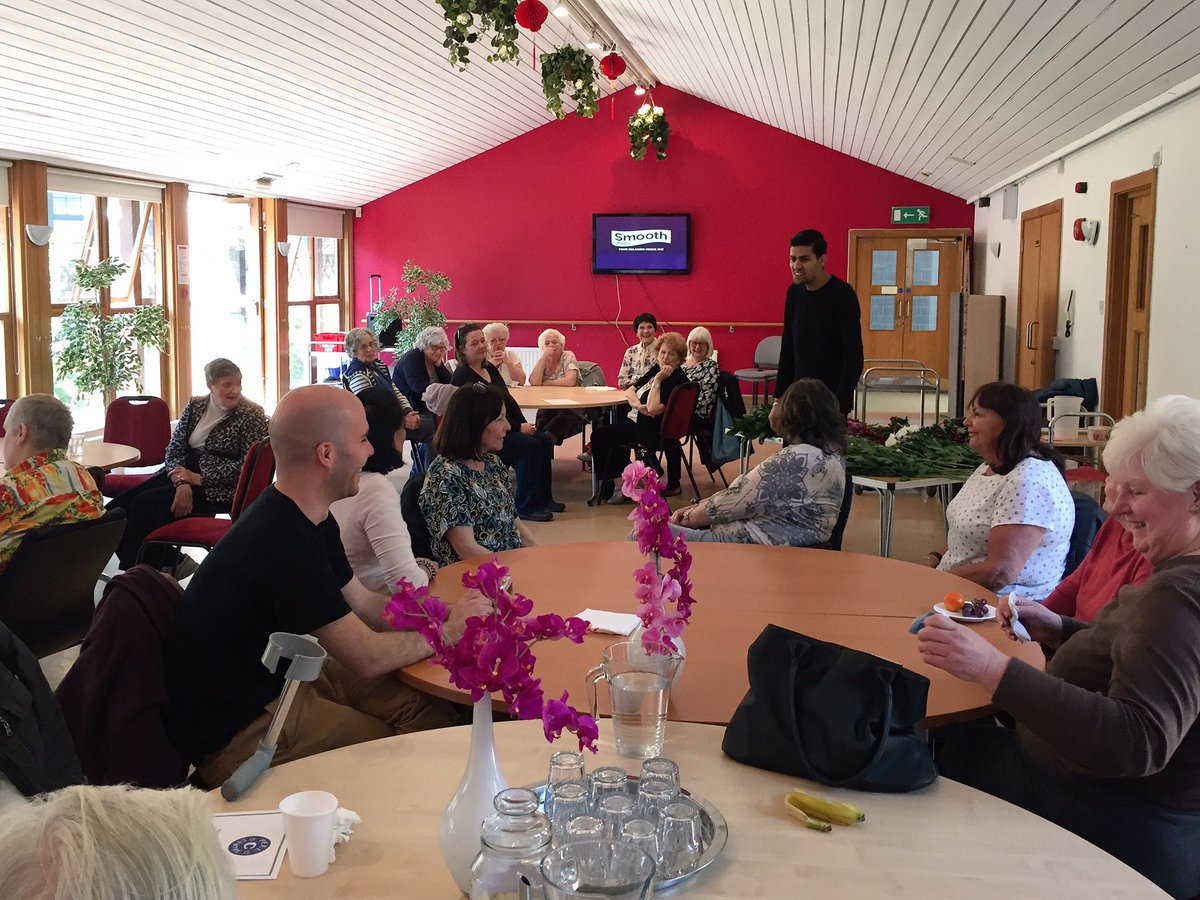 NorthLDNCares's tweet image. A wonderful, colourful afternoon of flower arranging with @RootlessGarden is taking place at @PeelInstitute today!
