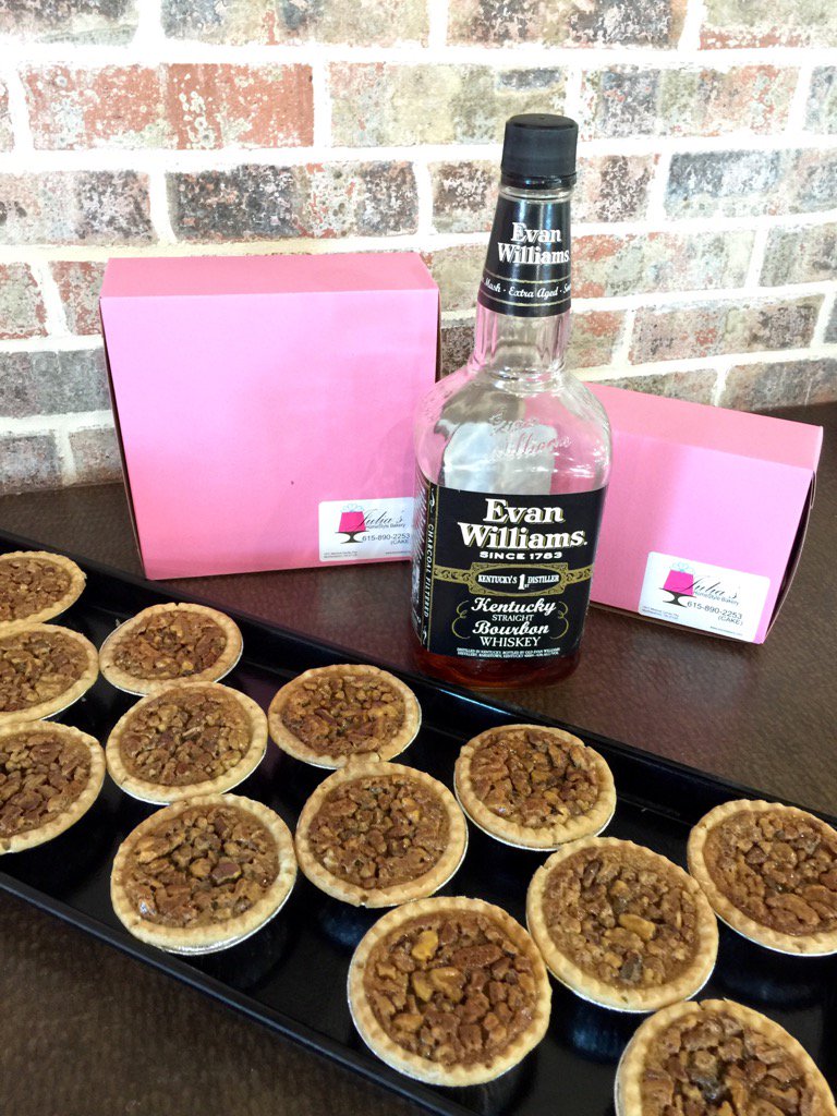 Julia's Sweets Truck tweet media