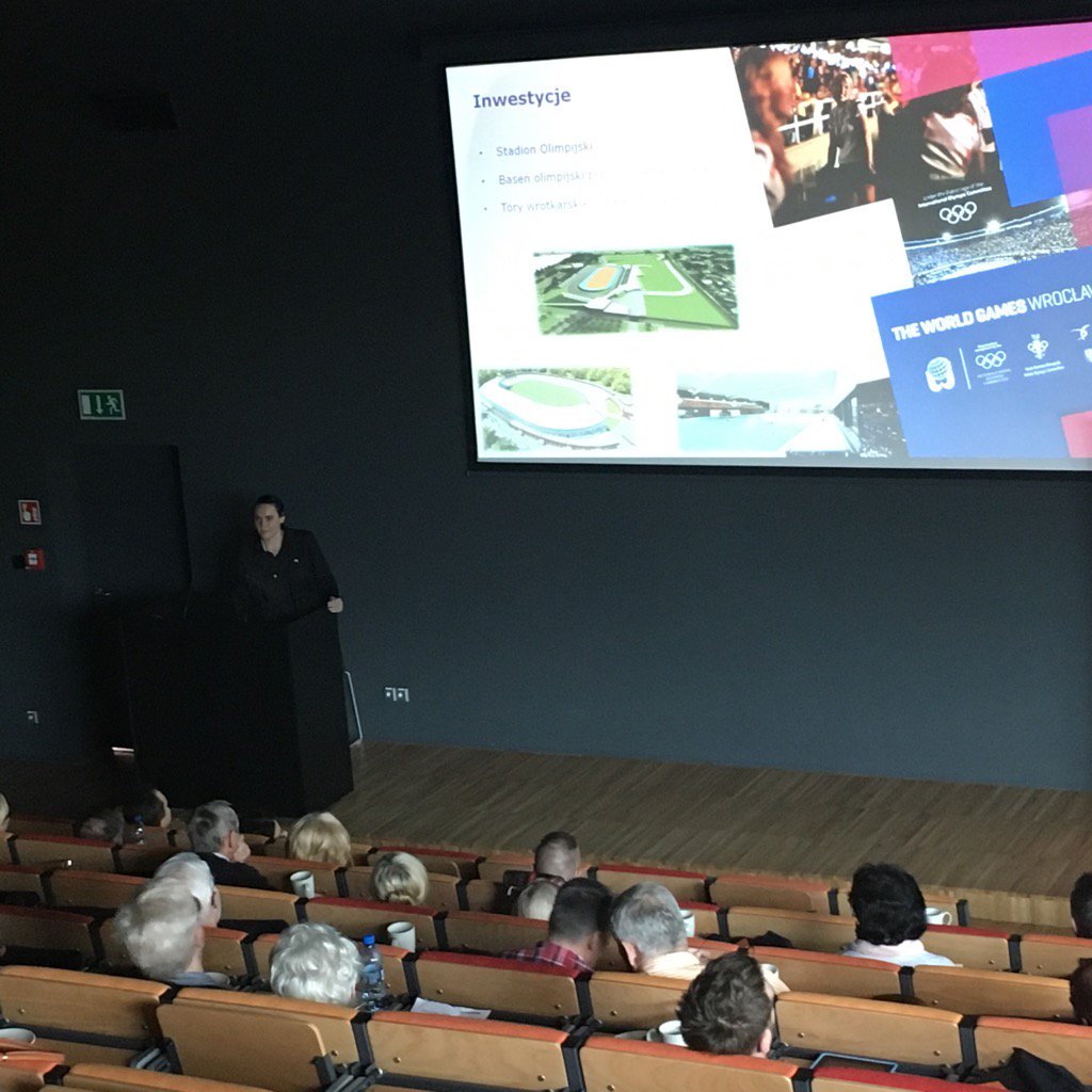 WiolaSamborska's tweet photo. Spotkanie z przewodnikami #Wrocławia. Kalendarz wydarzeń: m.in. @Wro2016 @twg2017 #EnW #BPMiT @EIT_Wroclaw https://t.co/Y4MMh6YGDH