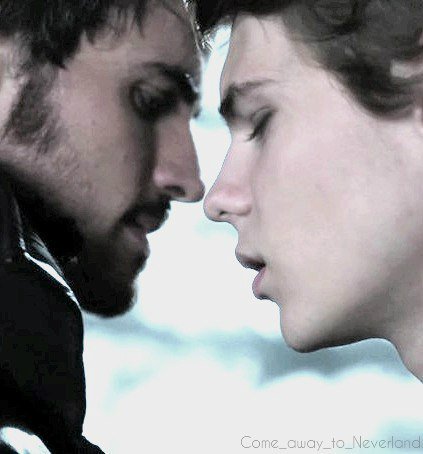 burymeinsoil's tweet photo. Нет, я серьёзно. Вы это видели?! А ТЕПЕРЬ СКАЖИТЕ, ЧТО ОНИ НЕ КАНОН!!!! #captainpan https://t.co/GIAaOIb4j7