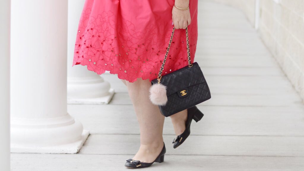 amanda_monty's tweet photo. Check it out! I'm on @FashionCanada's #StylePanel guide to dressing for Summer #weddings: https://t.co/txK6pluDrF https://t.co/9f1Xlwvyrz