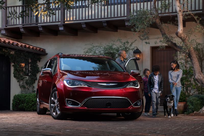 RHJeepCHS's tweet photo. A perfect fit for the family. https://t.co/fVzHfe4681