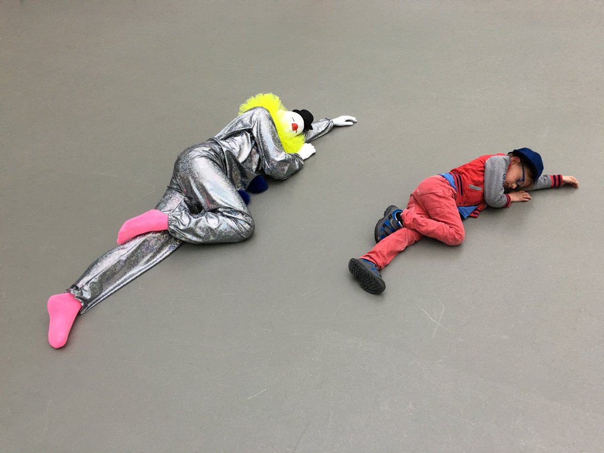 _claudia_c's tweet photo. Wat doe je bij hooikoorts, atropinedruppels, zonne-allergie en zomerweer? @boijmans Ugo Rondinone https://t.co/gmebMBz27T