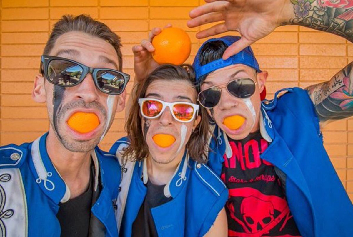 nos_events's tweet photo. #Takebackthursday to the boys of the Drum Corps enjoying our citrus! #nosfair #citrus @StreetDrumCorps https://t.co/cwpzNr2axM