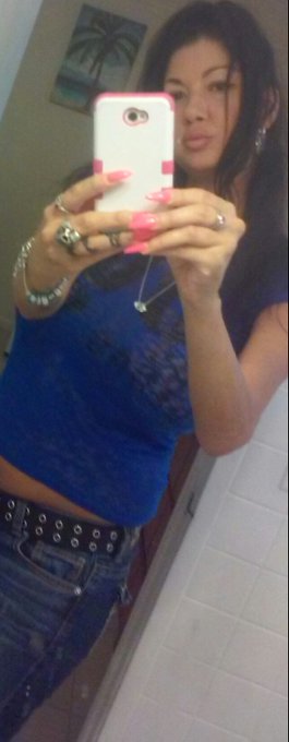 bored in the mirror lol 💋 https://t.co/Xy3QTIJHi5<a href="/tag/tbt"class="tags"><span>#tbt</span></a>