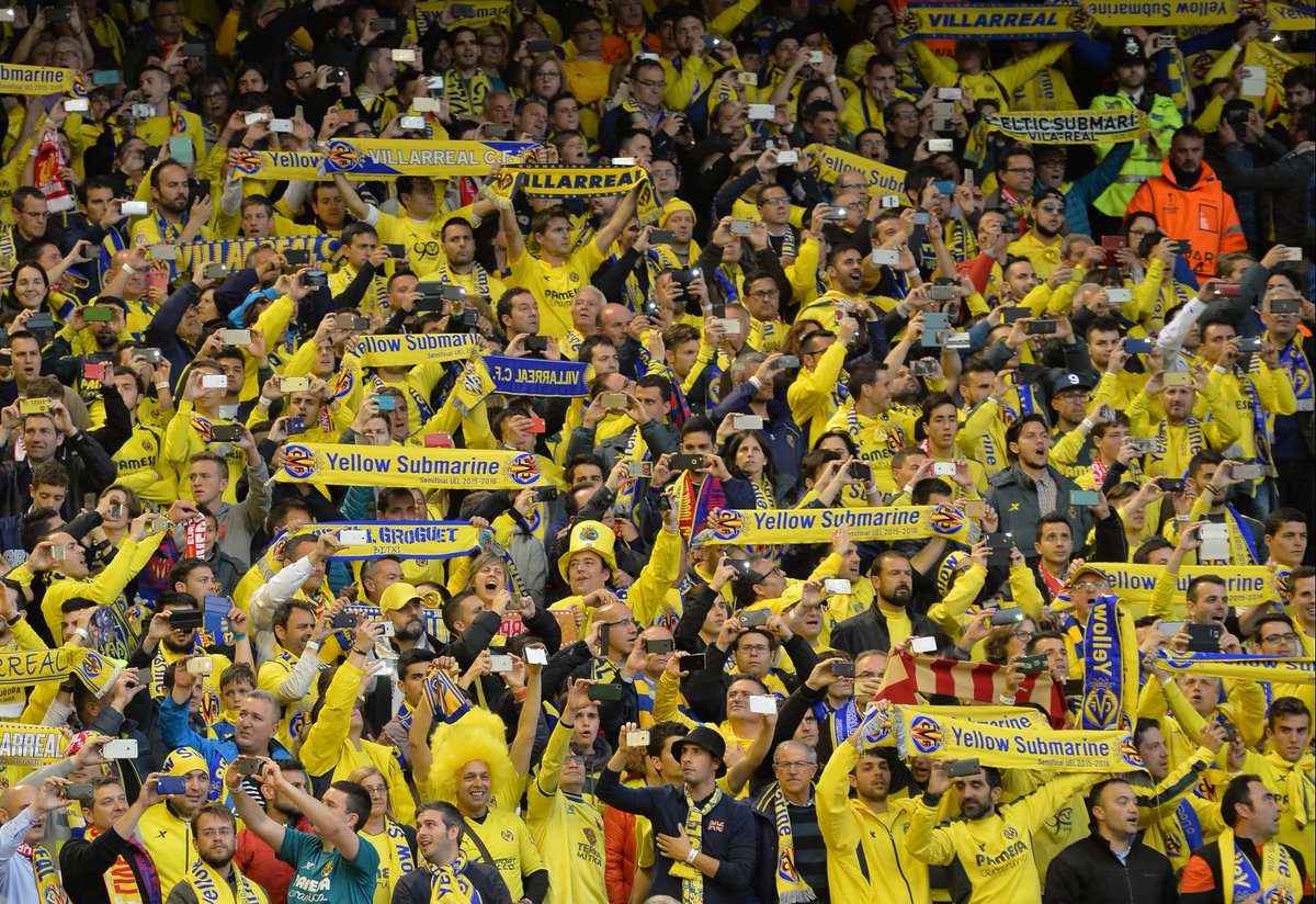 LaLiga's tweet photo. 1-0 | Arranca la segunda mitad.

El 'Submarino amarillo' no camina solo en Anfield. #UEL https://t.co/793xeGNBsh