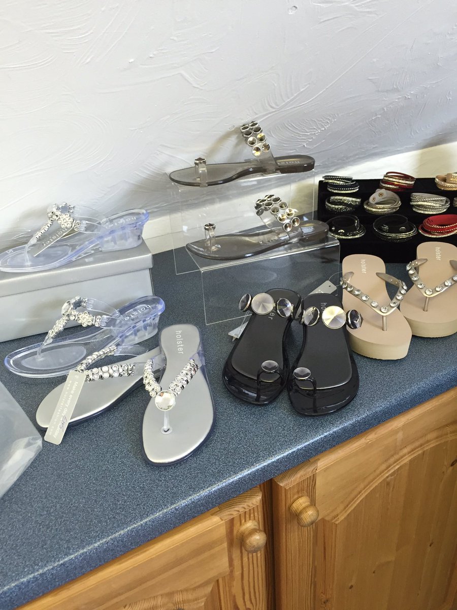 TheStyleShowUK's tweet image. Fab 10 % promotion on our exclusive summer flip flops from Australia. Get those toes out!