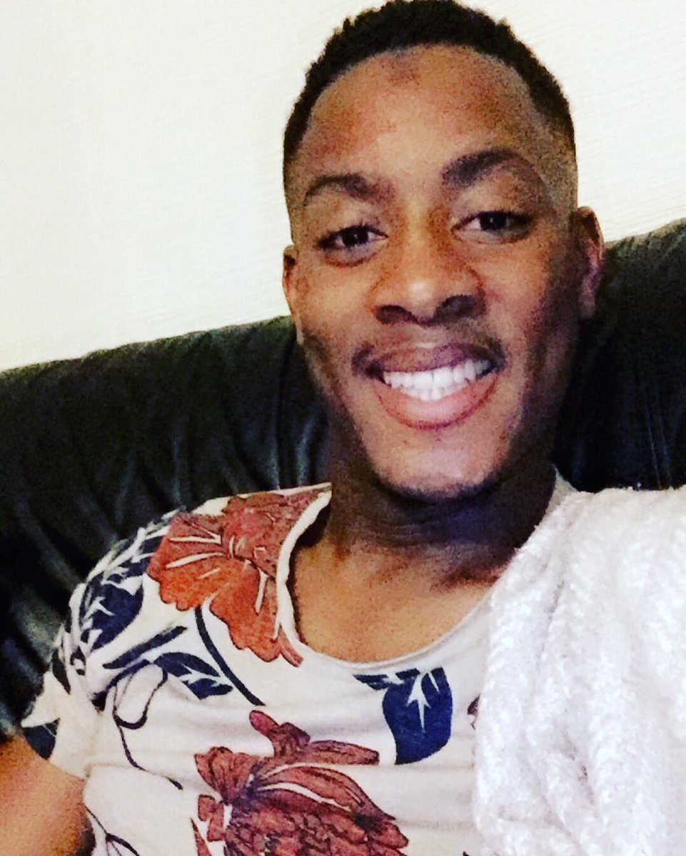 Zerfry's tweet photo. J'te dérangeais moins quand j'faisais semblant d'avoir abandonné l'rap #TuVasConnaitreMonBlase #Forme2 #ADemain ! https://t.co/mtShq2mB9e