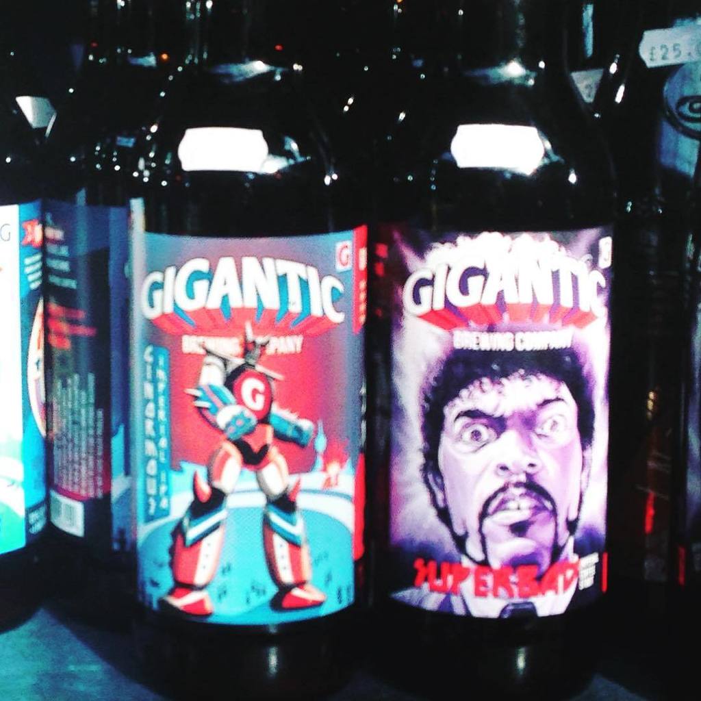 Otherbots's tweet image. Gigantic IPAs at #utobeer in #boroughmarket #ale #ipa #beer #giganticiIpa #gigantic #robot by apixelrain
