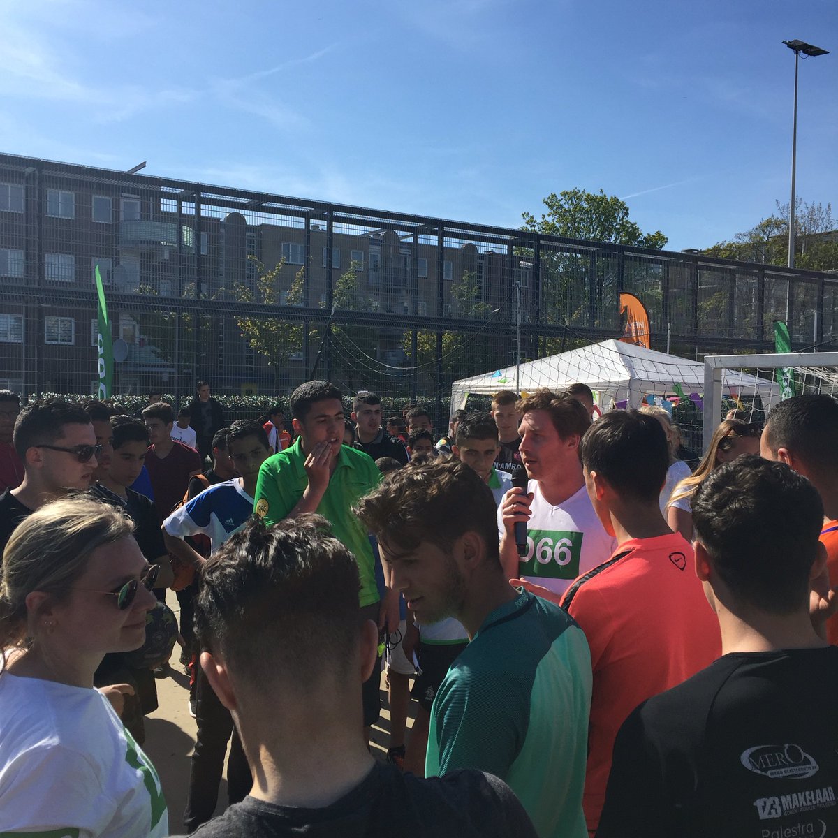 d66amsterdam's tweet photo. Dank iedereen voor de mooie dag! #D66straatvoetbaltoernooi #winnaars #finale #5mei met @RvDantzig https://t.co/6G4qVw4dkQ