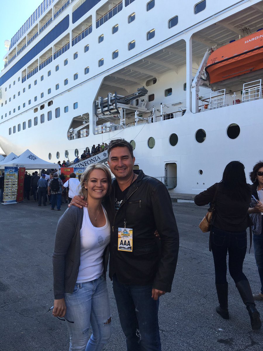 Dankie vir <a href="/FransSwart3/">Frans Swart</a> <a href="/zarsg/">RSG 100-104FM</a> vir n great Oppiewater fees <a href="/snyman_christo/">Christo_DieBroers</a> <a href="/YollasSt/">Yollas</a>