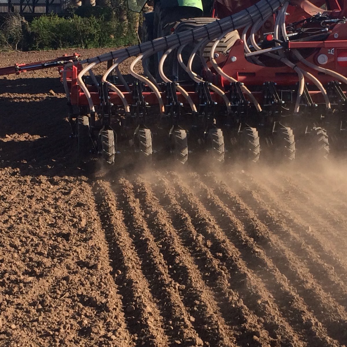 Weaving_Mach's tweet photo. Ed has been in France setting up this #GD6000T, they have been planting #Maize this afternoon! #drilling #GDDrill https://t.co/YEZ8eiqR7o