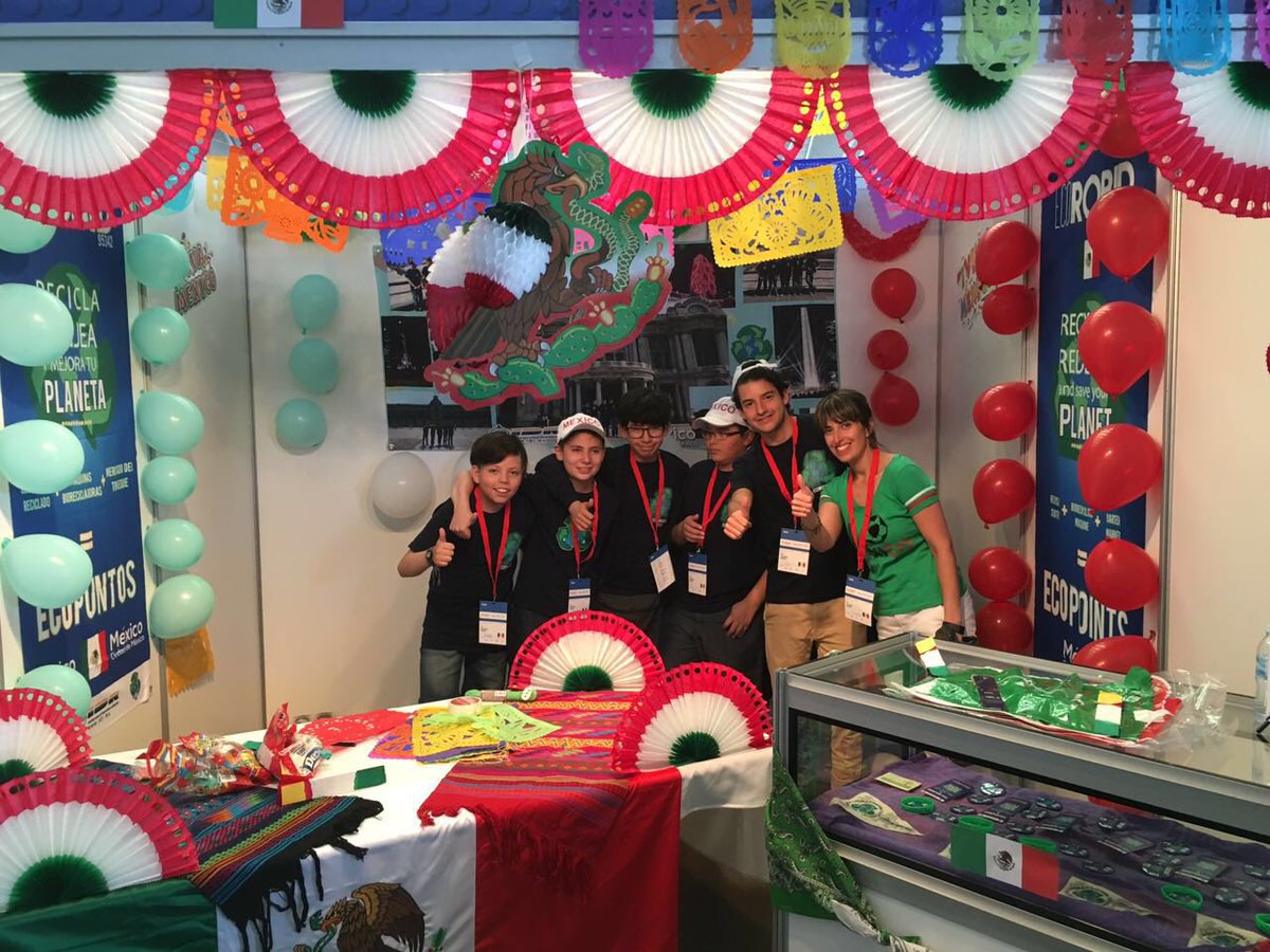 _astropunk's tweet photo. @firstlegoleague @IDR_Valle Amazing!!! #FLLOEC2016 #morethanrobots https://t.co/t5X2xnc2MK