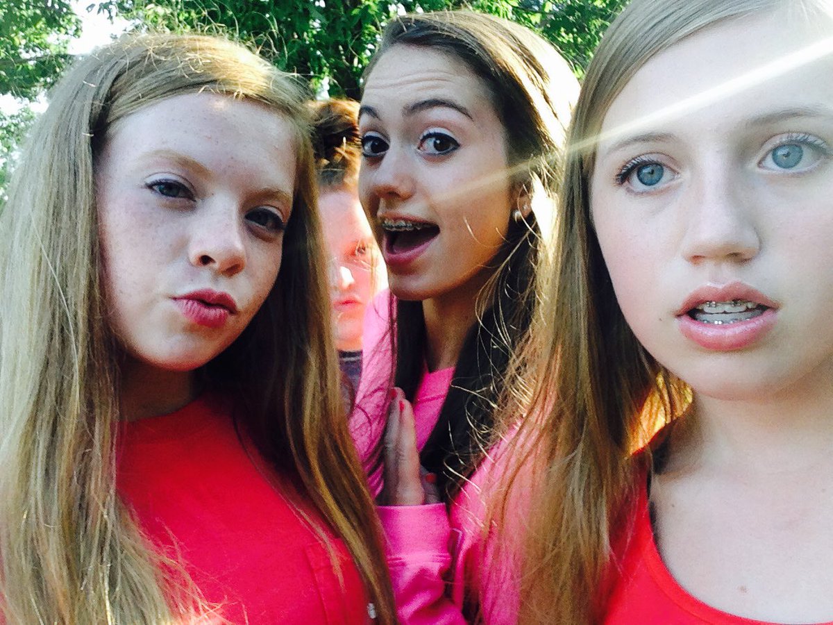 kirstennnnnn_'s tweet photo. HUNTEY!! hope your 16th is the SWEETEST💘💘 thankful for ya and all our years at UCC #talkawkwardtome #stopfr #stoptc https://t.co/hPvgWJo7yj