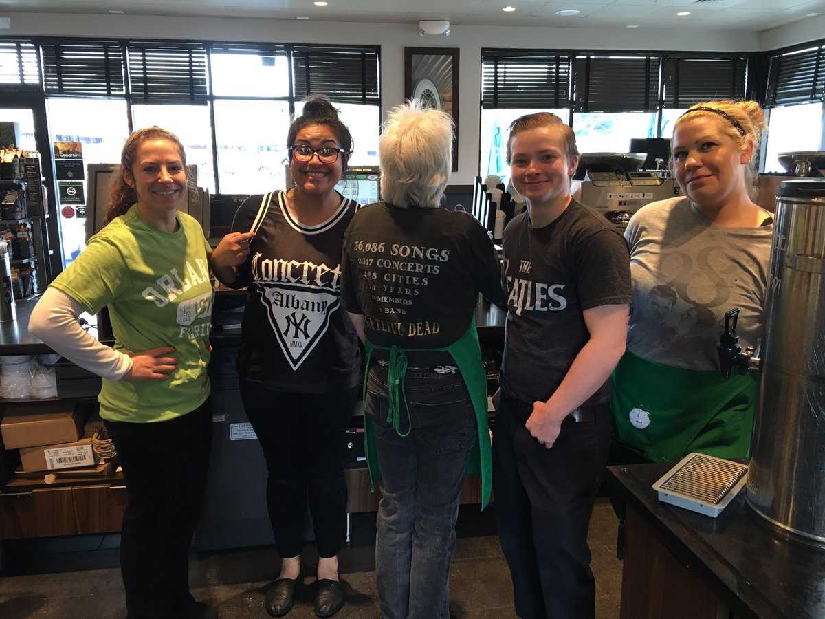 Jennifergaunt2's tweet photo. Guilderland NY Band Day! #tobeapartner #teamawesome #FrappuccinoHappyHour @dbsante @FloR_x3x https://t.co/msjd84WOye
