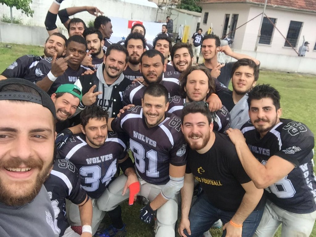 OzU_Wolves's tweet photo. ÖzÜ WOLVES 1. LİG ÜÇÜNCÜSÜ!
Bizleri destekleyen herkese Wolves ailesi olarak çok teşekkür ederiz.🏈  #GoWolves https://t.co/vsEElDVUJq