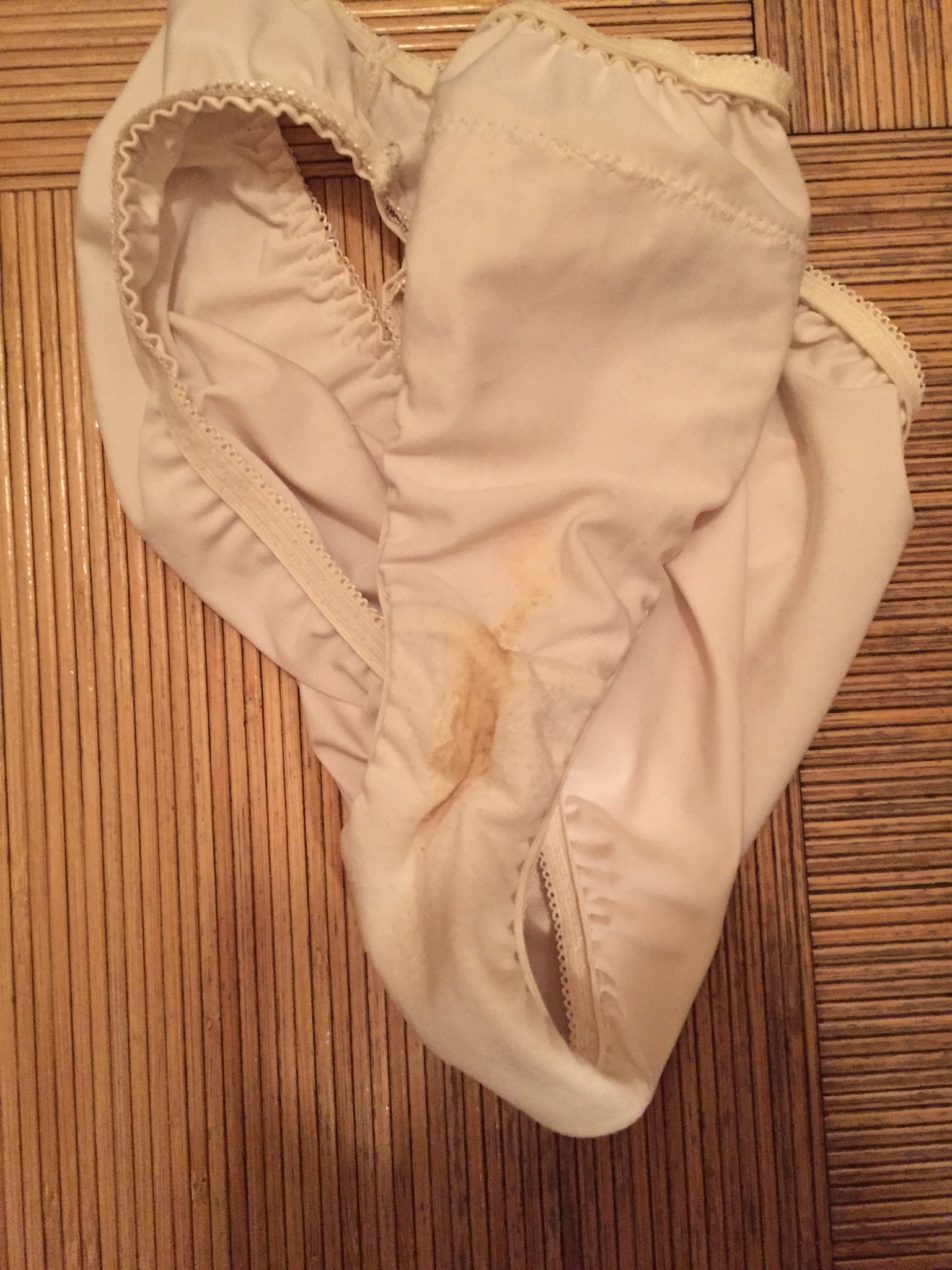 妻下着汚れ画像 