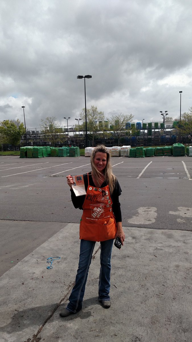 soberandfree92's tweet photo. Callie receiving a Homer for all her hard work in garden. I would be lost without her. https://t.co/CNXhLEAulW