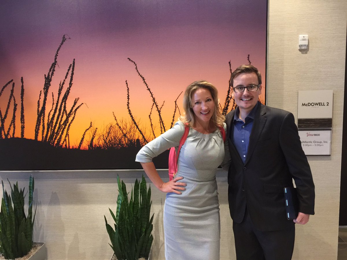 debbiebiery's tweet photo. So fun seeing @jeffreybuettner @eXpRealty in #Arizona! #awesomeguy #techdynamo #exprockstar #supercool #stoked https://t.co/a9WxWECwTk
