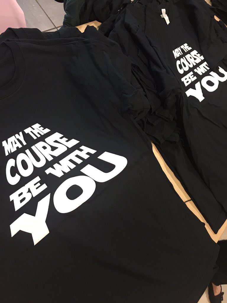 UASuccess's tweet photo. Free #gettinclassy shirt in the Student Union by Auntie Anne's just show us your Fall or Summer schedule! #uakron https://t.co/QNiEHLxJQz