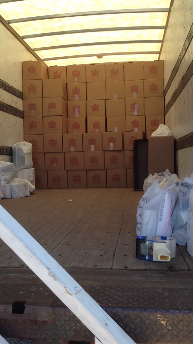 palatineleefan's tweet photo. Hanging out at the truck handing out popcorn for @lambsfarm popcorn days!! #lambsfarm #popcorndays https://t.co/VjlbVvxgTQ