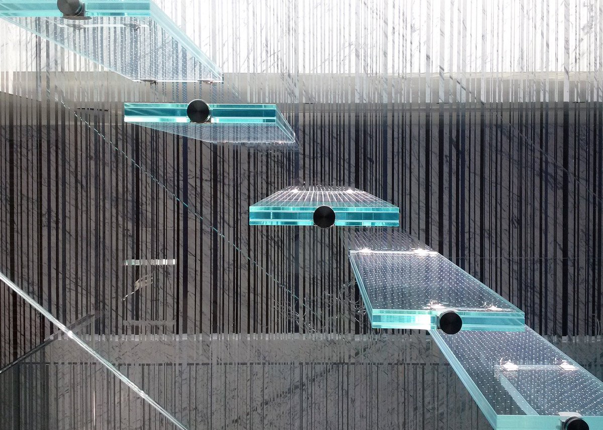 MFDesignSG's tweet photo. Carpenter Lowings adds glass staircase to Hong Kong flat https://t.co/2s7b6CQ2gg https://t.co/1G5bLBao16