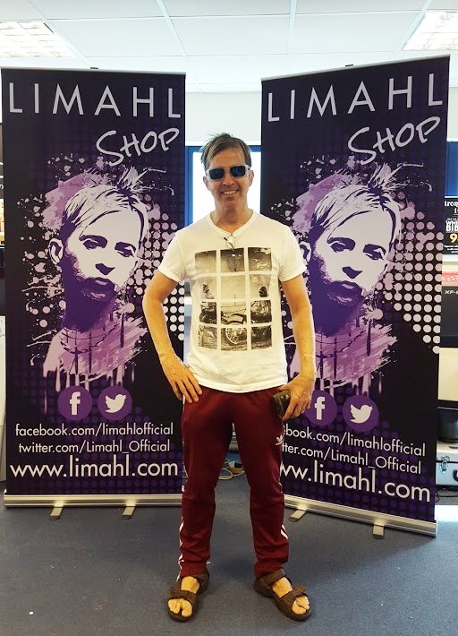 Great to meet a musical legend 2day <a href="/Limahl_Official/">Limahl_Official</a> in the office to collect his roller banners - what a nice guy!