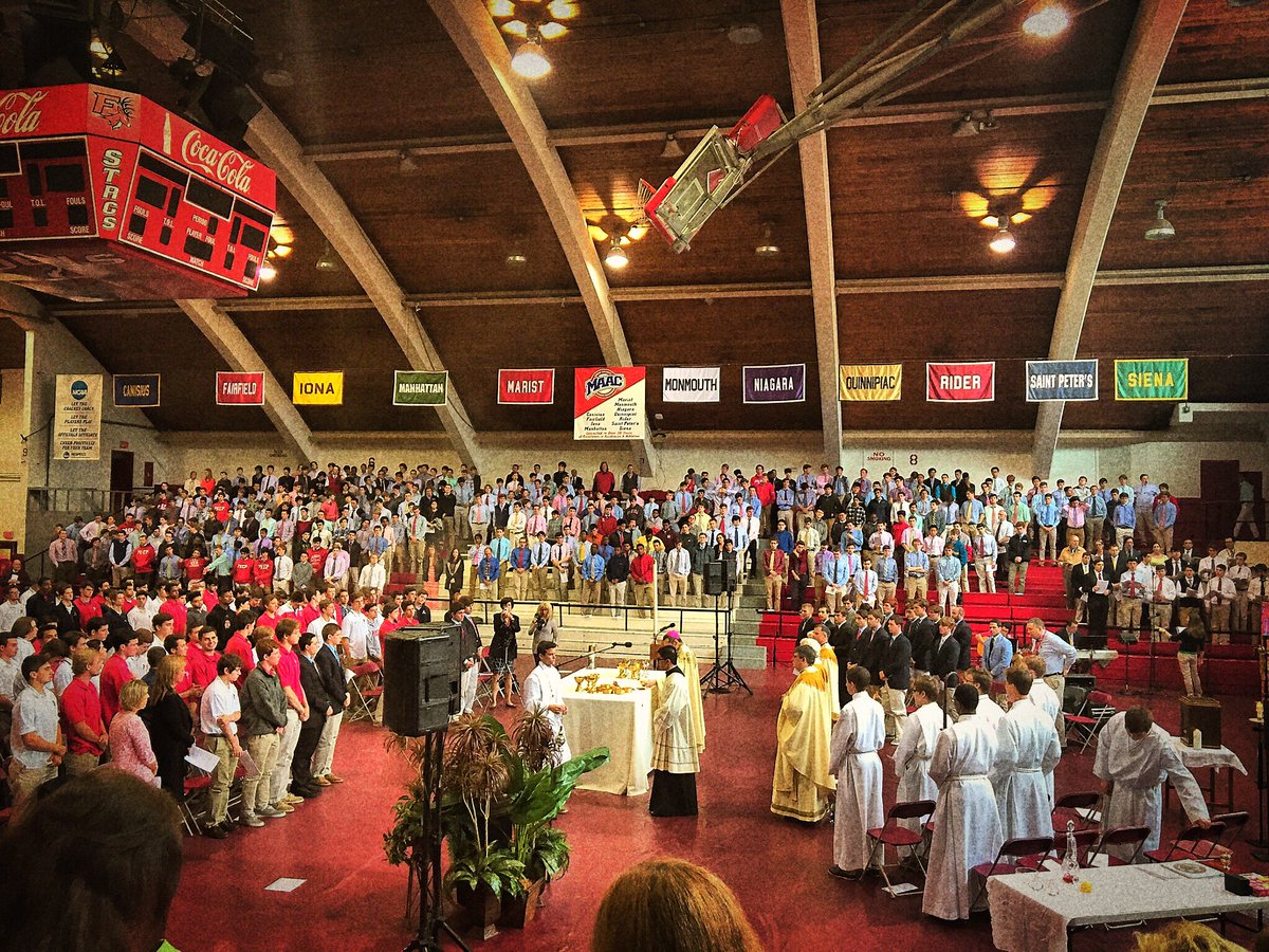 FairfieldU's tweet photo. Thanks @fairfieldprep @BishopCaggiano for celebrating #AscensionThursday in #StagCountry! https://t.co/07keffbPnL