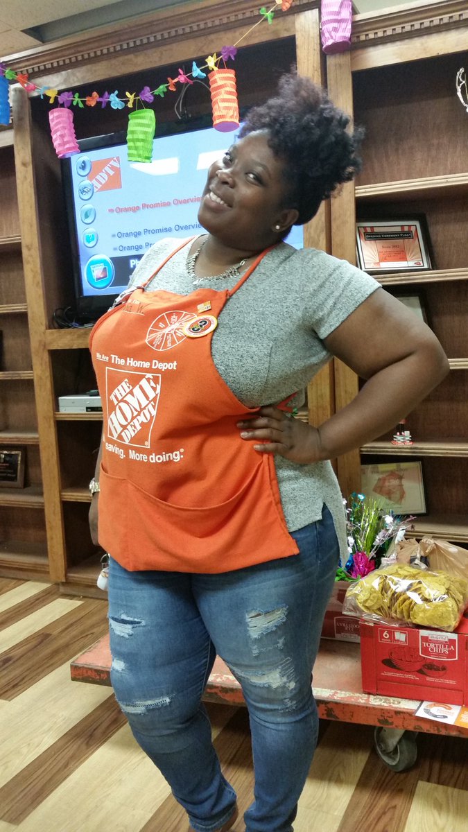 SophiaWestTHD93's tweet photo. Tavia Witherspoon the BEST ASDS around Store 2912 https://t.co/Z7BWgE3Isz