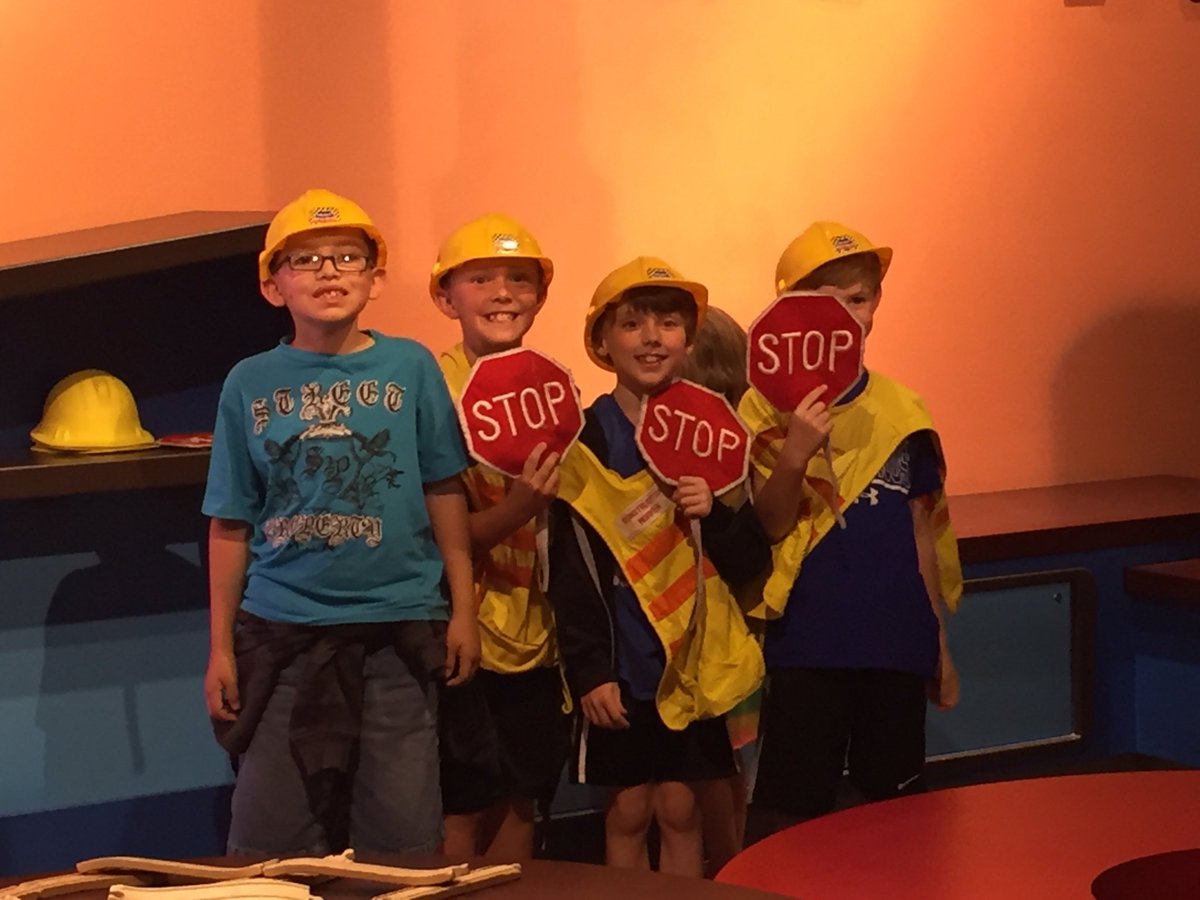 Lori_Finch1's tweet photo. Hands on learning. #austinblueroos #fwmuseum https://t.co/eEpWVFG1gk