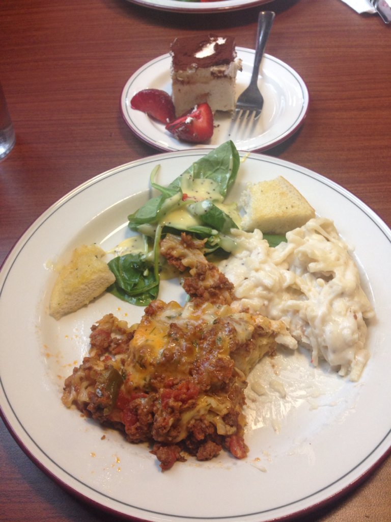 jan_okeefe's tweet image. YUMMY - all set for afternoon sessions @MUNIT2016 @MemorialCIO #excellentlunch