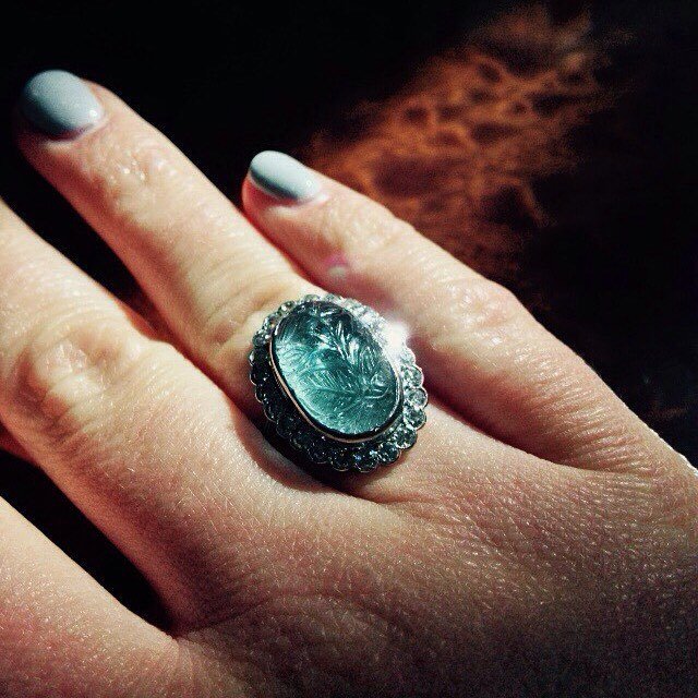 LovePreAdored's tweet photo. The sun is shining on our cabochon carved aquamarine #unique #artdeco #vintage #cabochon #carved #antique #showmeyo… https://t.co/K6aHYnBmcv