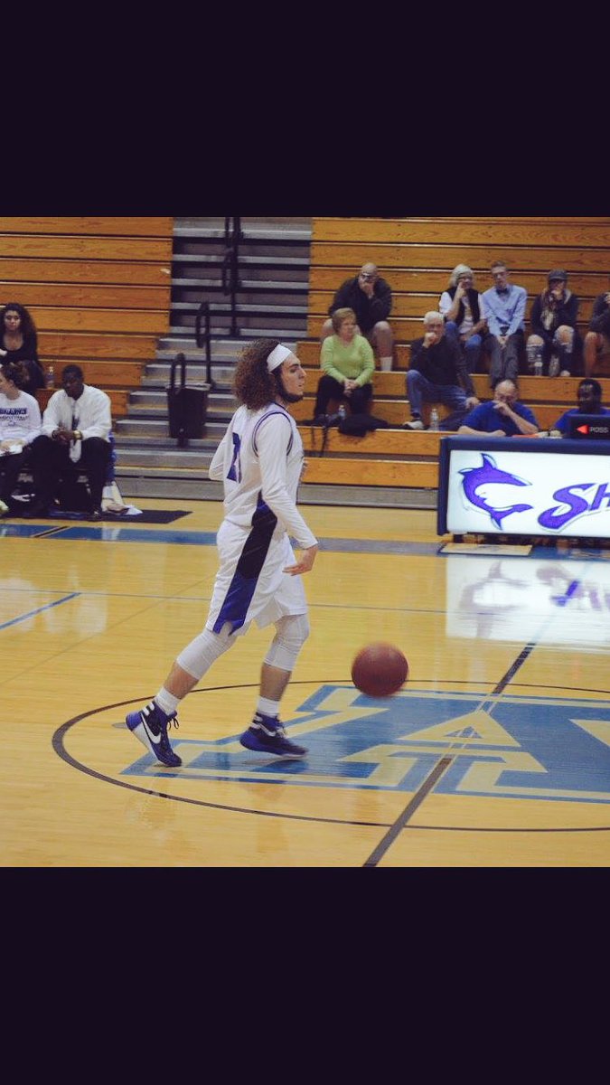 ShandlerCheldon's tweet photo. Going to forever miss this 😏✊🏻🏀💙 #CloteWayorNoWay https://t.co/HXyVUi4Jy2