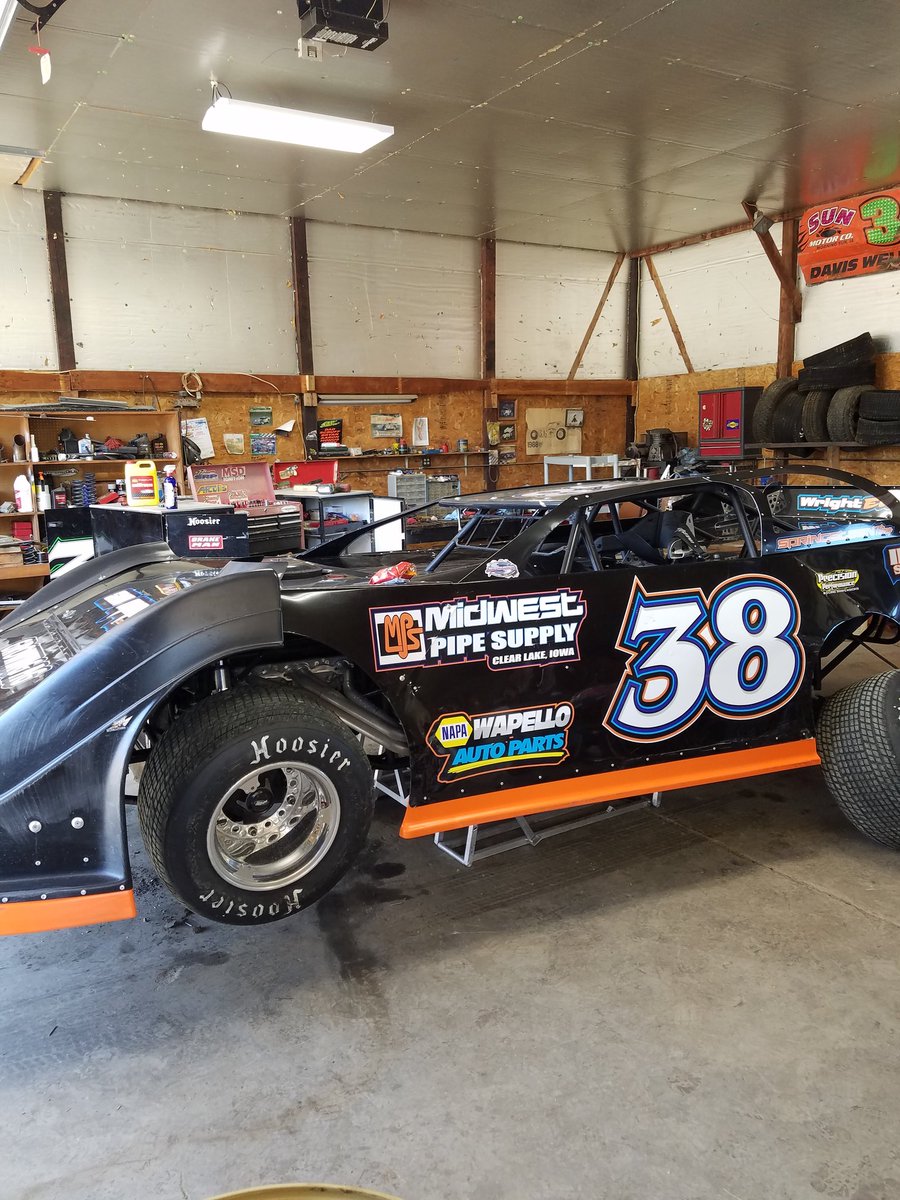 38showbiz's tweet photo. Finally race day #cratenation https://t.co/rcRaenTvbg