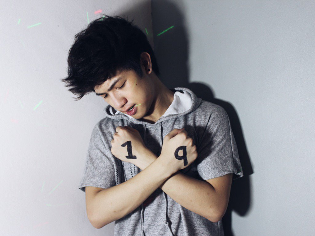 ranzkyle's tweet photo. One Nine! Nineteen!🎉  #RKBirthday https://t.co/CWrVRnHzA0