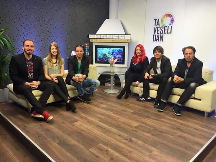 vocalbassless's tweet photo. Dopoldne na 📺 ju 😊 #intervirew #live https://t.co/5FlwJLrVxp