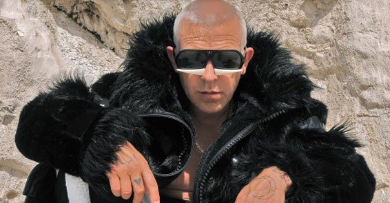 New sounds from dance music legend <a href="/OfficialAdamski/">ADAMSKI</a>: 'Detonate My Luv' ft. Harmony Boucher youtube.com/watch?v=H-1MzR…