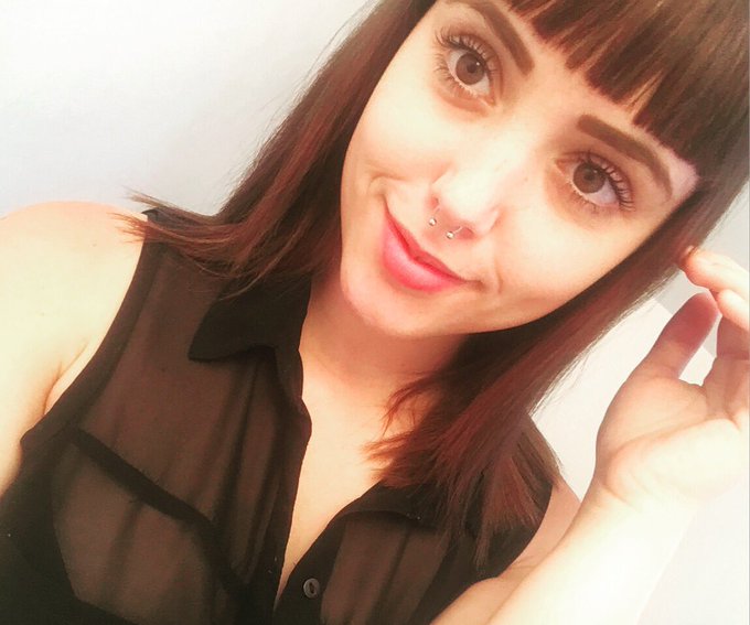 Me he puesto flequillo...ups jijijiji https://t.co/q7DcNZ2knC<a href="/tag/webcams"class="tags"><span>#webcams</span></a>