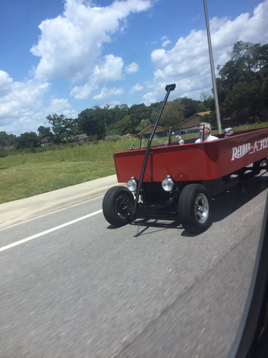 TravisBernard96's tweet photo. Just another day in Lakeland, seeing a guy drive his wagon https://t.co/cwMP3n8ezJ